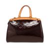 Louis Vuitton  Brea handbag  in plum patent leather  and natural leather - Detail D4 thumbnail