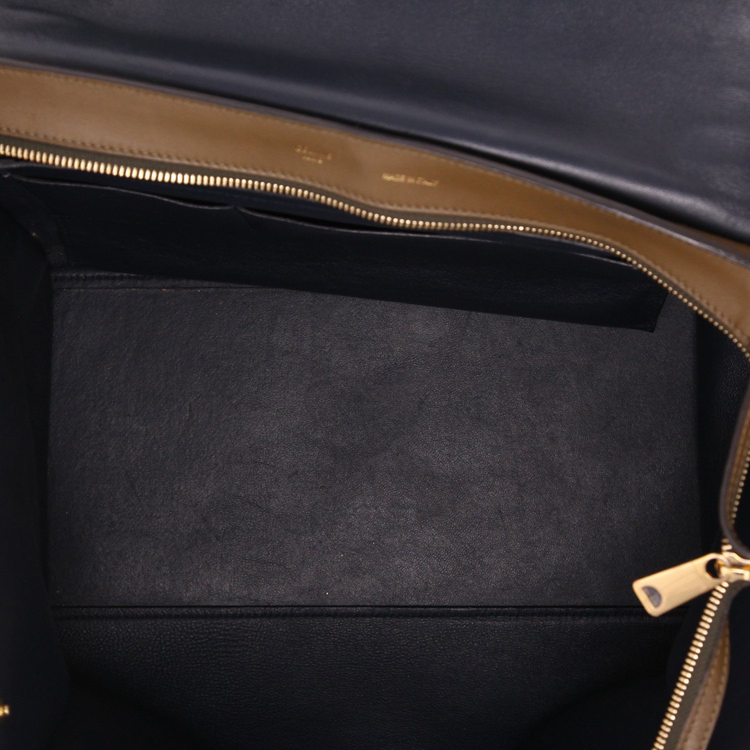 Sac à main Celine  Trapeze grand modèle  en cuir vert-kaki et daim vert-kaki - Detail D3