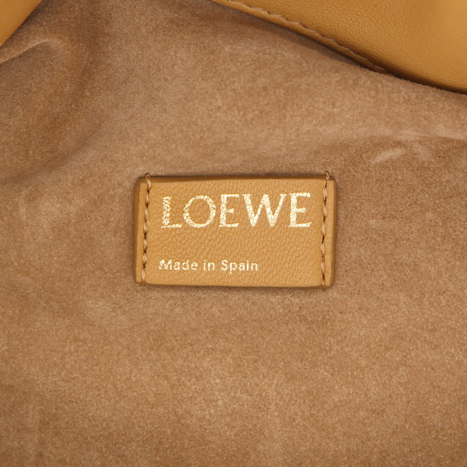 Sac à main Loewe  Flamenco clutch en cuir beige - Detail D2