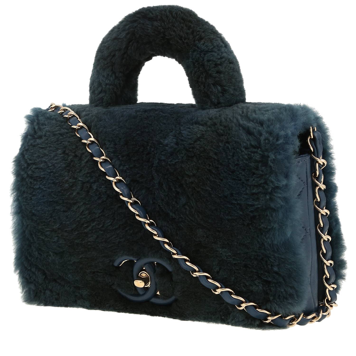 Chanel shoulder bag furr and blue leather