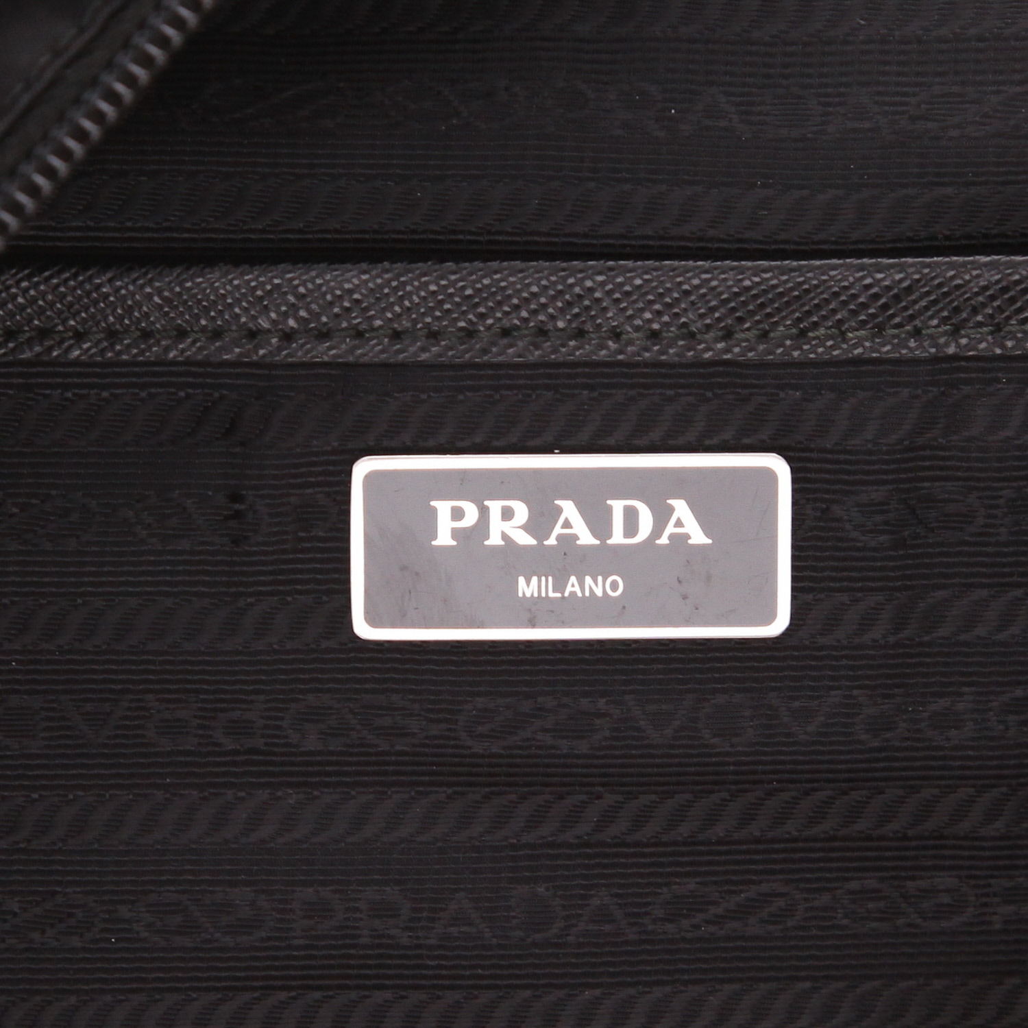 Prada Re-nylon shoulder bag in black canvas and leather - Detail D2