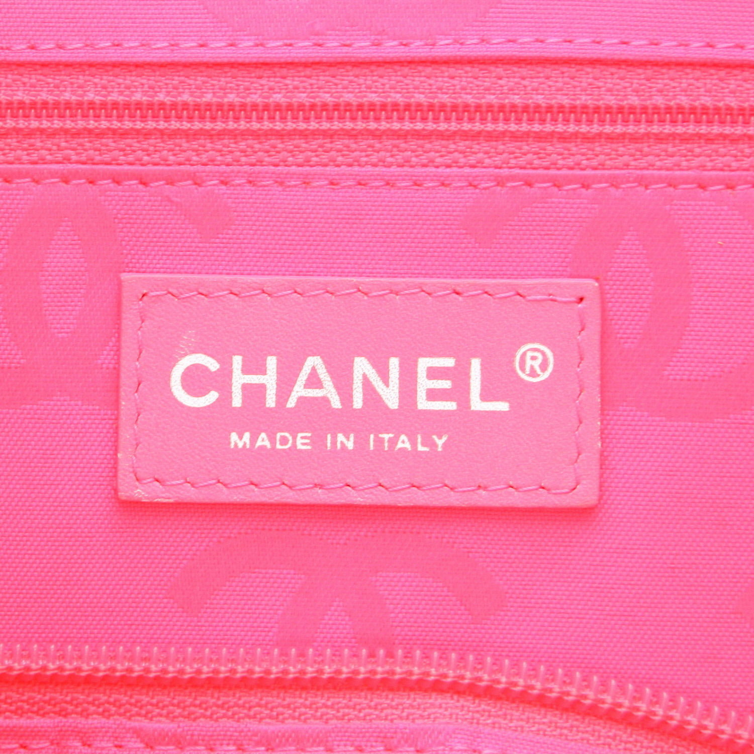 Bolso de mano Chanel  Cambon en cuero acolchado negro - Detail D2