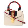 Borsa a tracolla Gucci  Sylvie in pelle color crema - Detail D5 thumbnail