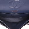 Sac à main Chanel  Timeless Classic en cuir grainé matelassé bleu-marine - Detail D3 thumbnail