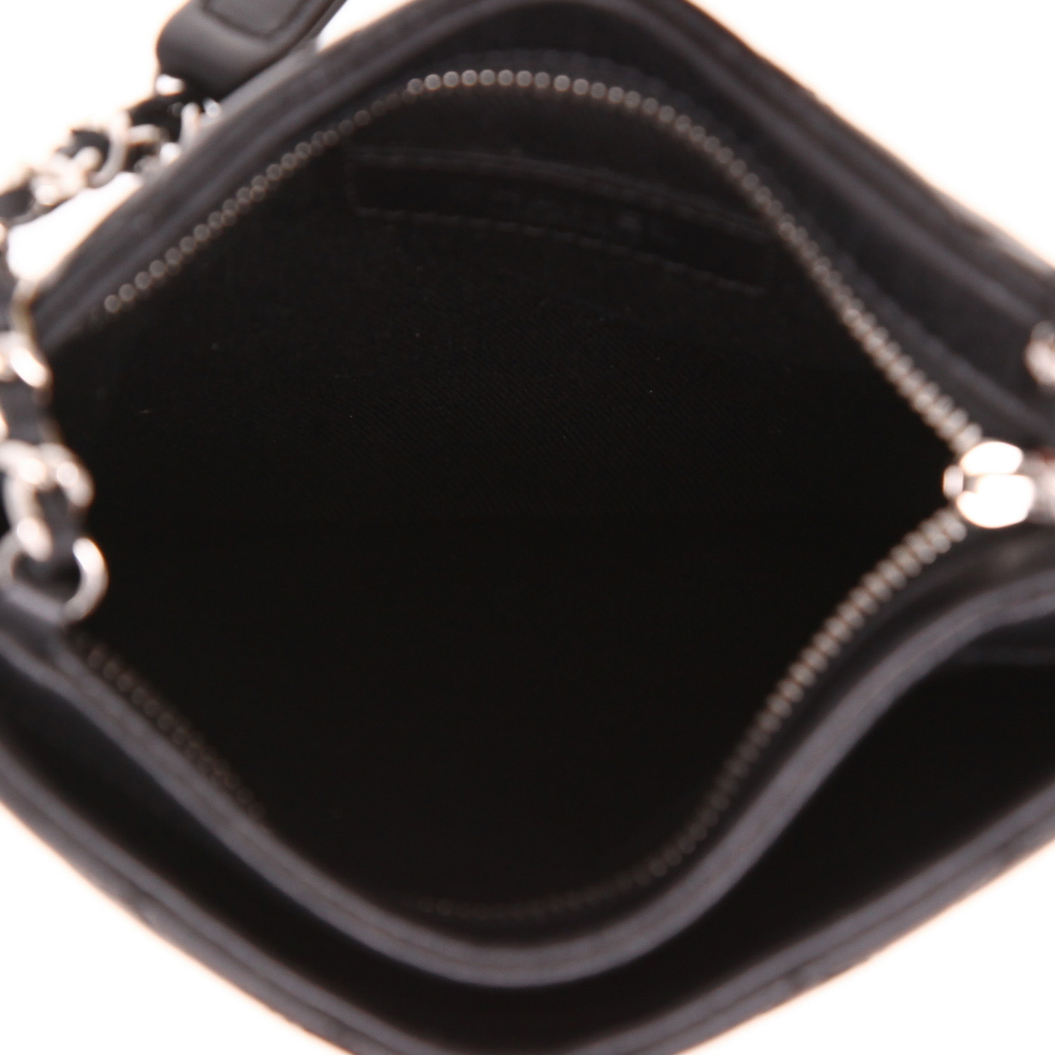 Bolso bandolera Chanel   en cuero acolchado negro - Detail D4
