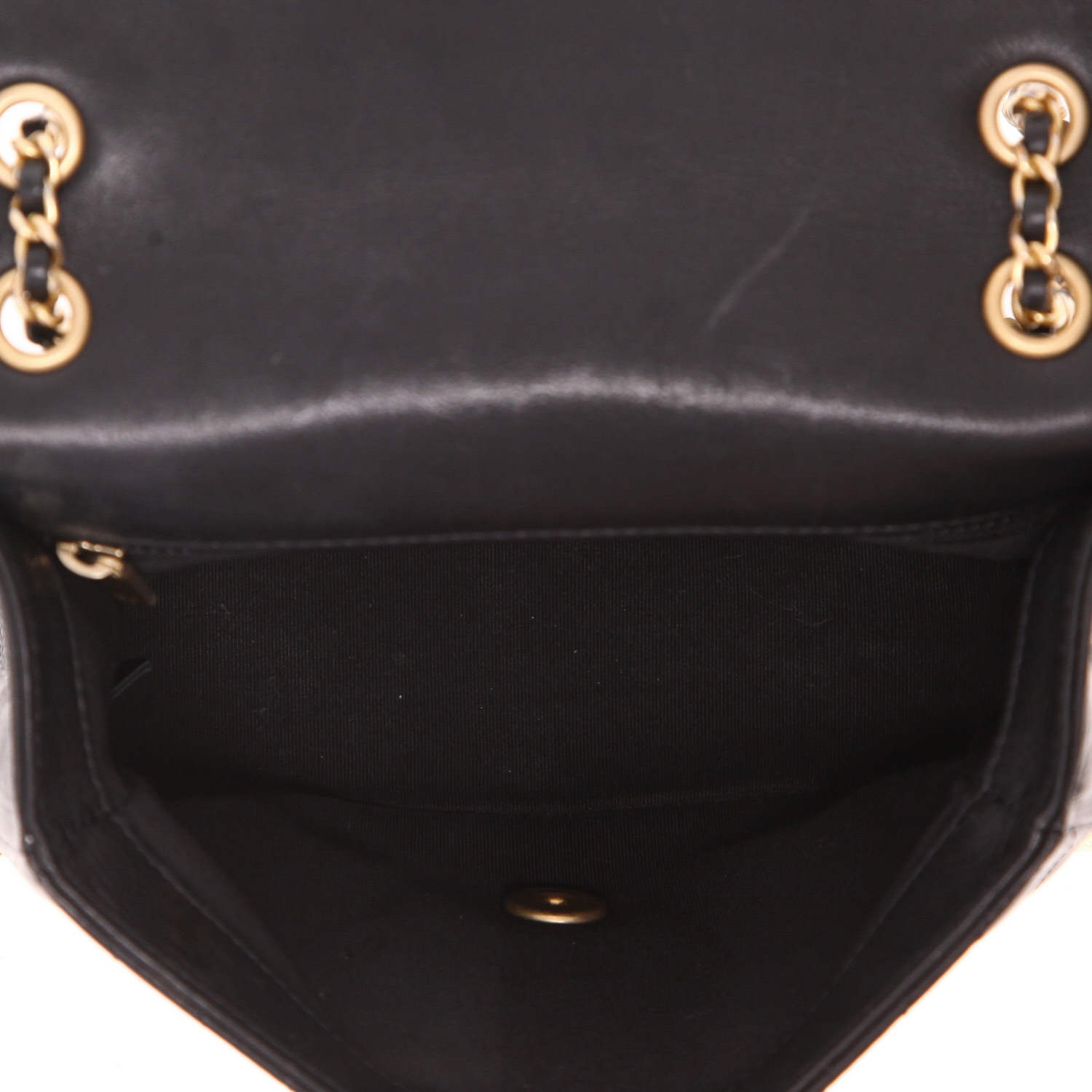Chanel  Mini Timeless handbag  in black chevron quilted leather - Detail D3