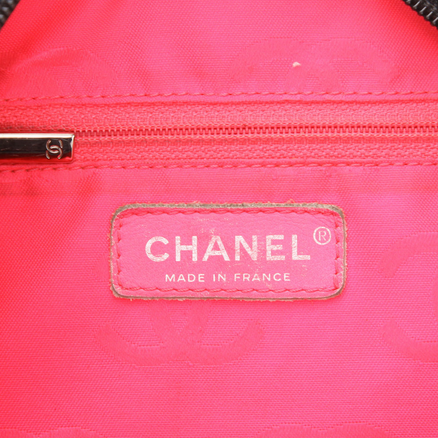 Bolso de mano Chanel  Cambon en cuero acolchado negro - Detail D2