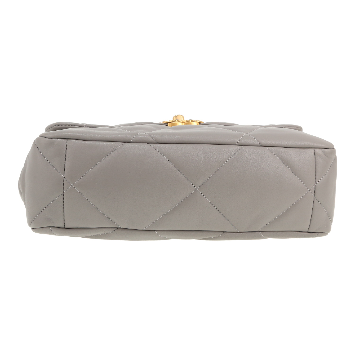 Chanel 19 large model shoulder bag in grey quilted leather - Detail D1