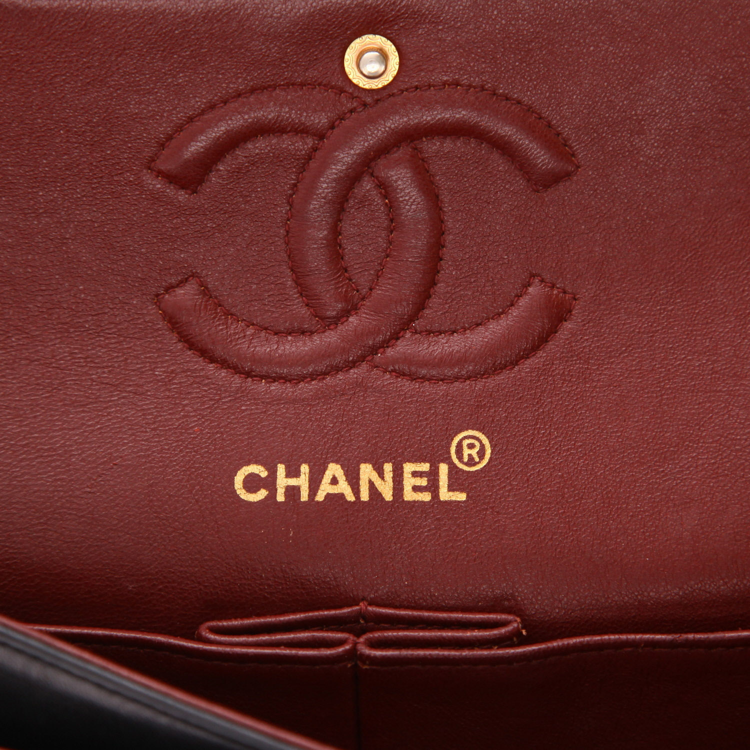 Chanel  Timeless Petit handbag  in black quilted leather - Detail D2