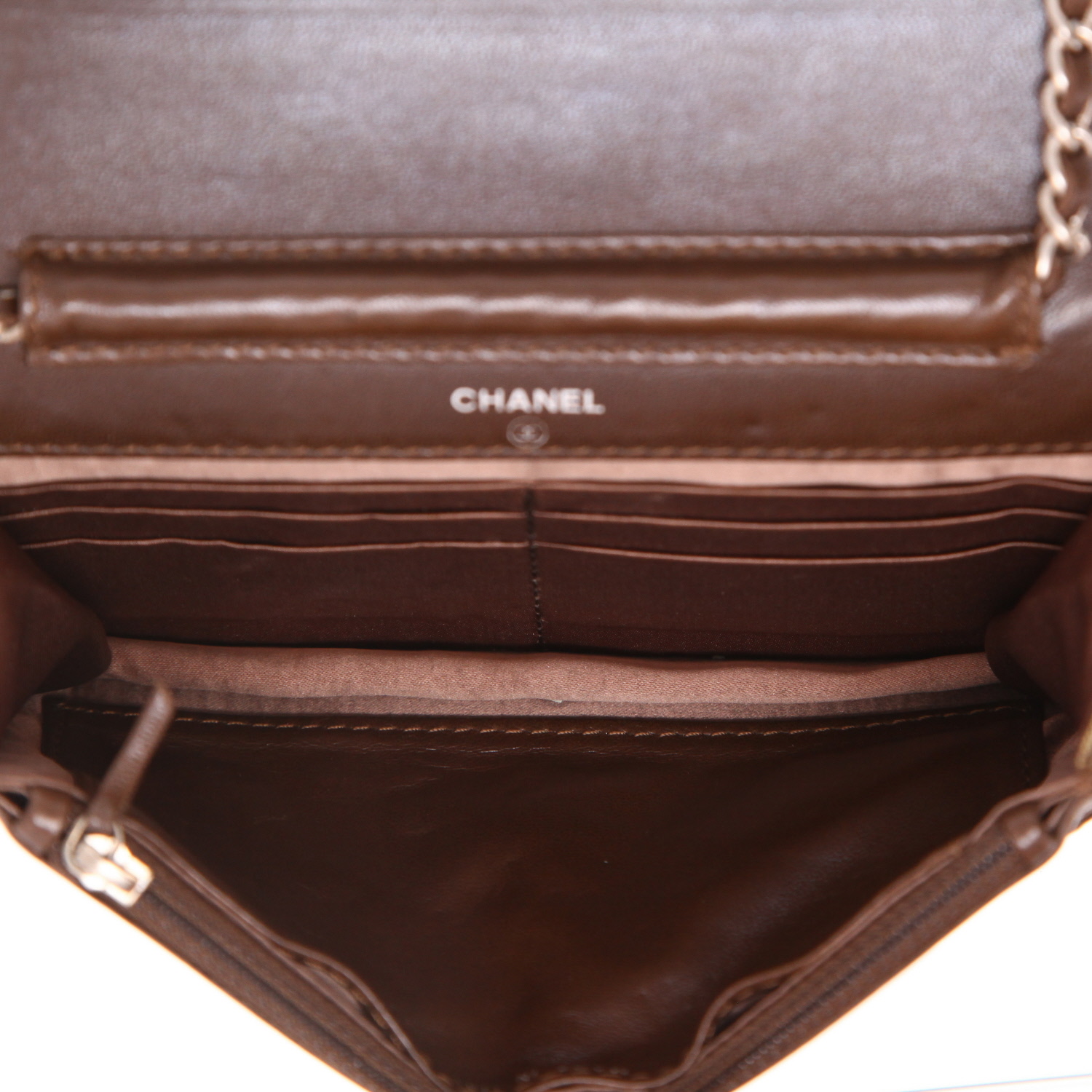 Bolso bandolera Chanel  Wallet on Chain en lona caqui - Detail D3