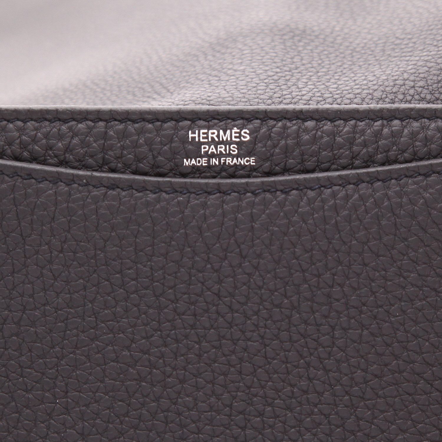 Hermès Steve shoulder bag in black togo leather - Detail D2