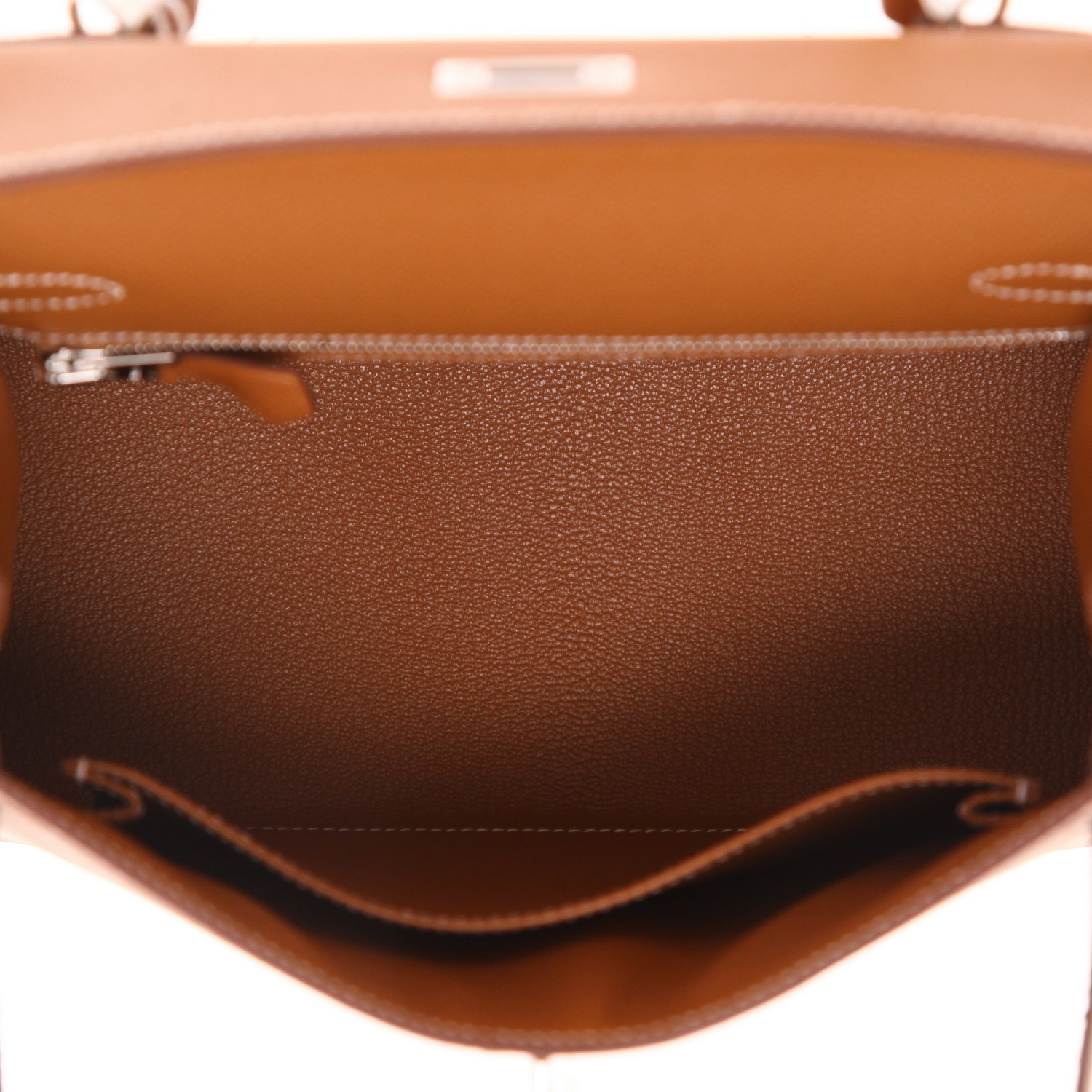Hermès  Kelly 25 cm handbag  in gold epsom leather - Detail D3