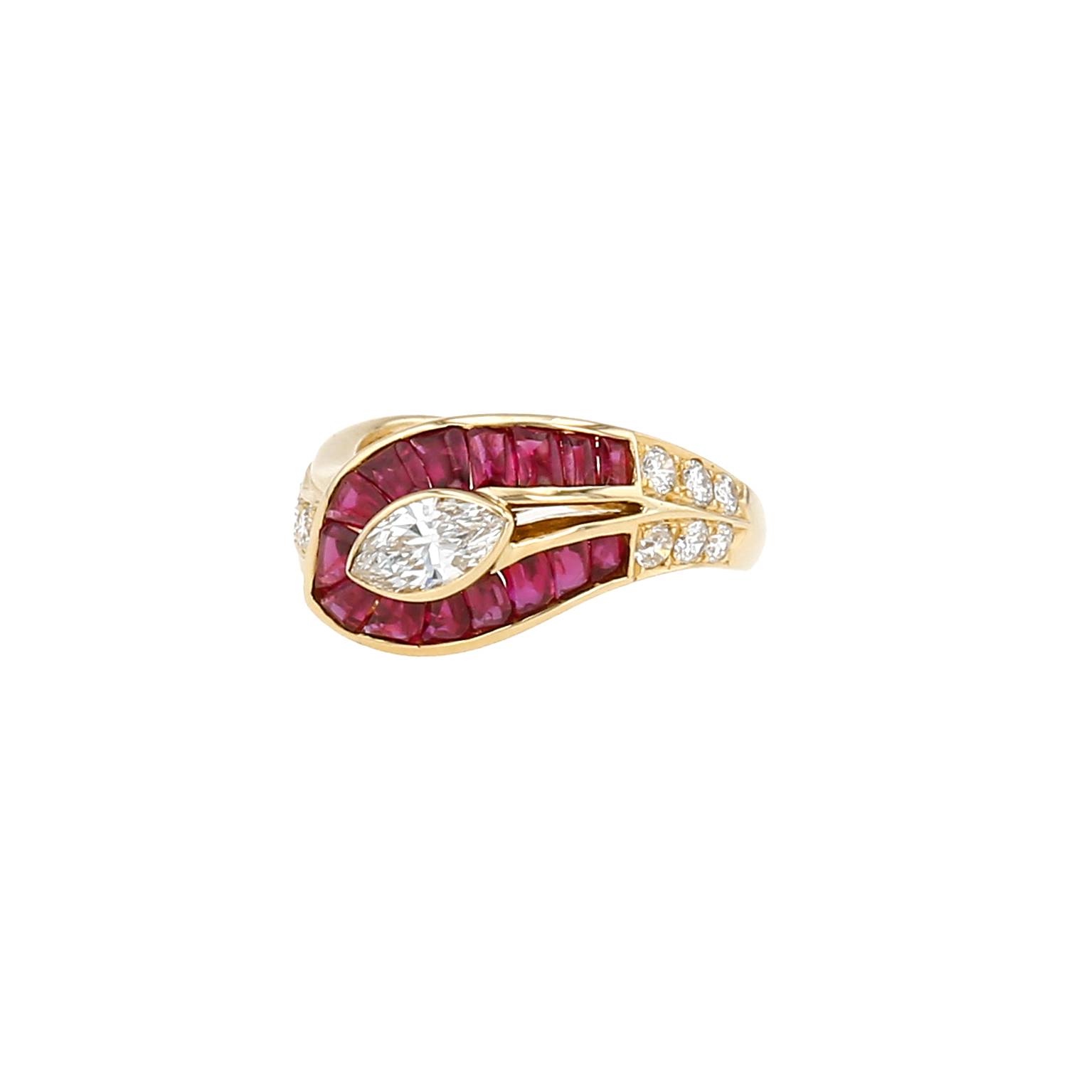 Bague Vintage  en or jaune, diamants et rubis - 00pp