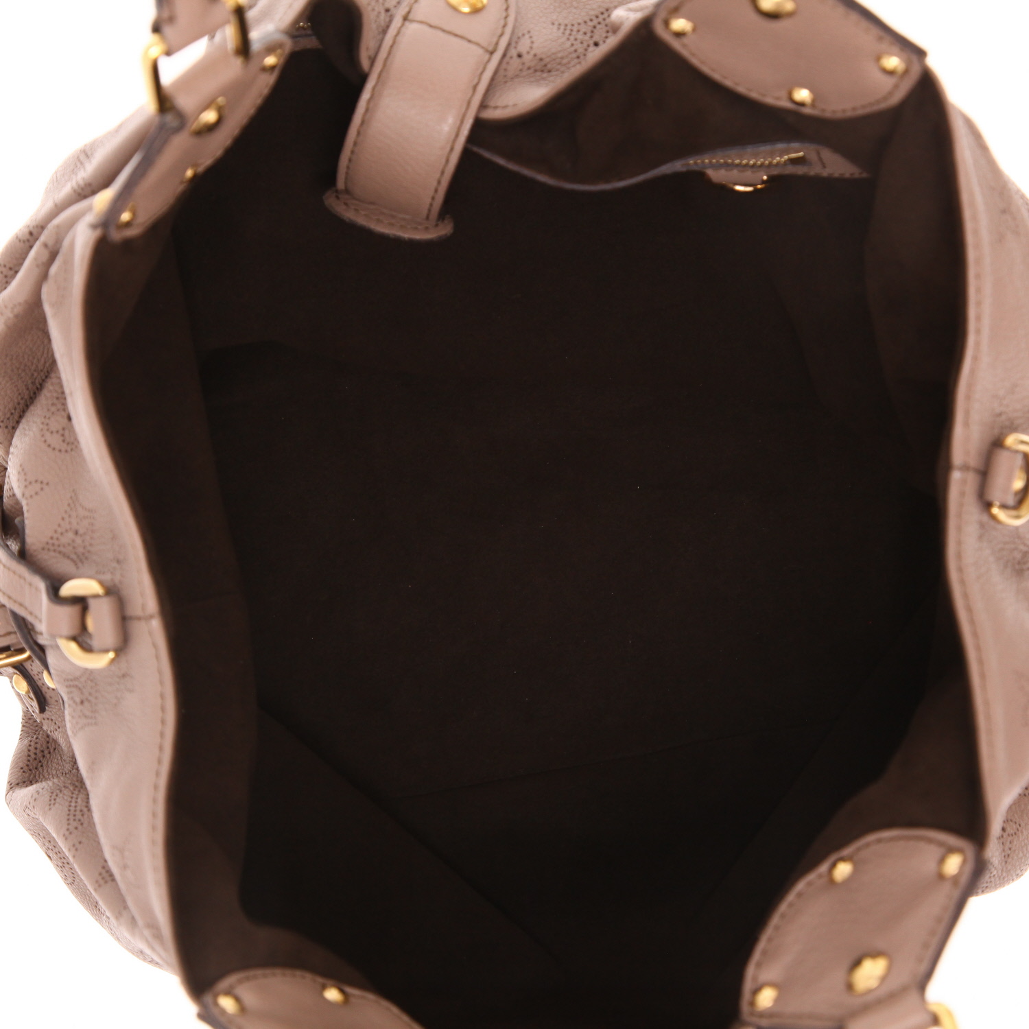 Louis Vuitton L handbag in taupe mahina leather - Detail D3