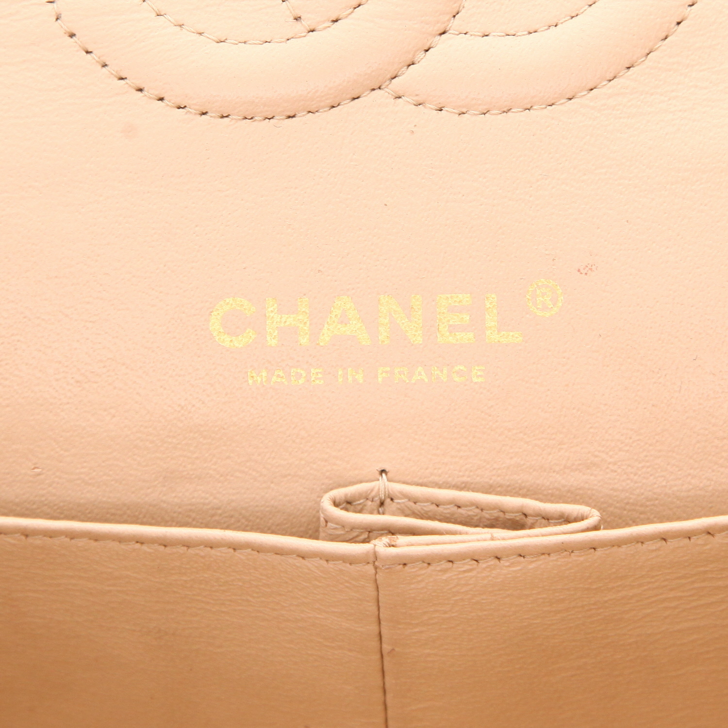 Sac à main Chanel  Timeless moyen modèle  en cuir grainé matelassé beige - Detail D2