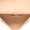 Sac à main Chanel  Timeless moyen modèle  en cuir grainé matelassé beige - Detail D3 thumbnail