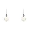 Pendientes Chanel Camelia de oro blanco, ágata y diamantes - 00pp thumbnail