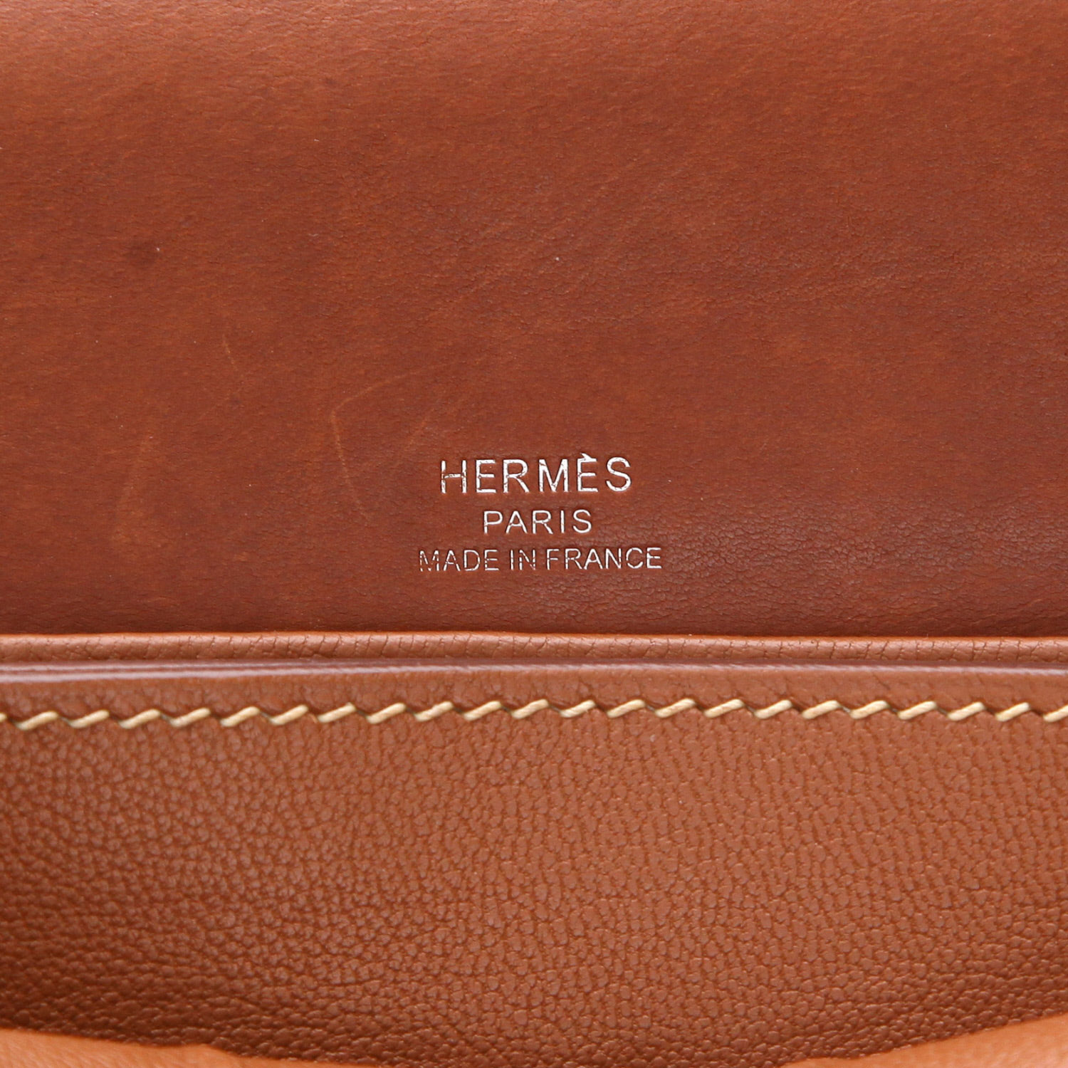 Hermès  Roulis shoulder bag  in fawn Barenia leather - Detail D2
