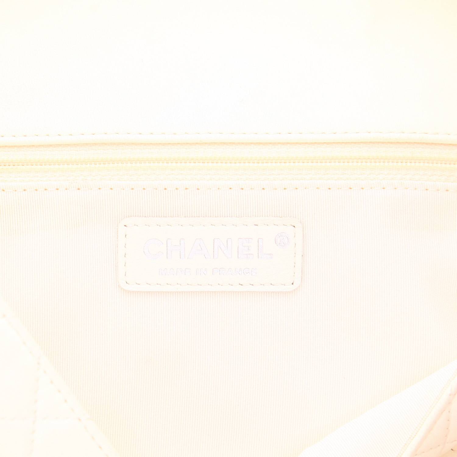 Chanel  Hula Hoop handbag  in black and off-white leather - Detail D2