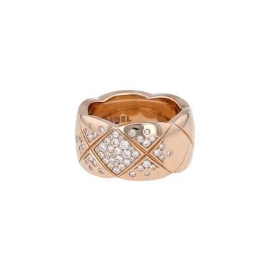 Sortija Chanel Coco Crush modelo grande de oro beige y diamantes Sortija Chanel Coco Crush modelo grande de oro beige y diamantes
