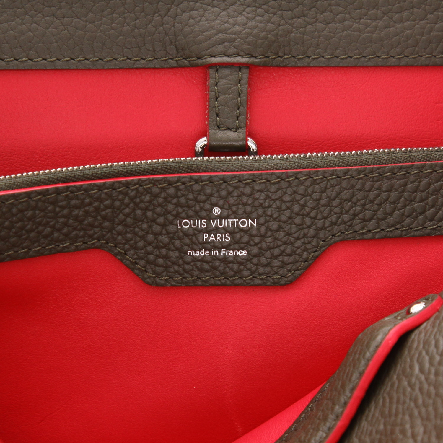 Borsa Louis Vuitton  Capucines in pelle taurillon clemence verde kaki - Detail D2