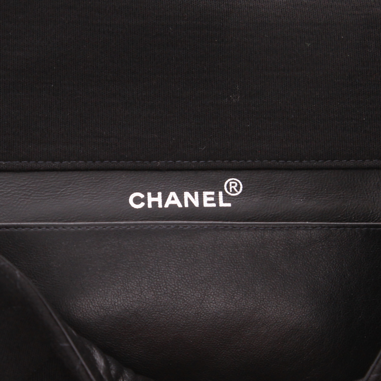 Bolso de mano Chanel  Timeless Double Flap en jersey negro - Detail D2