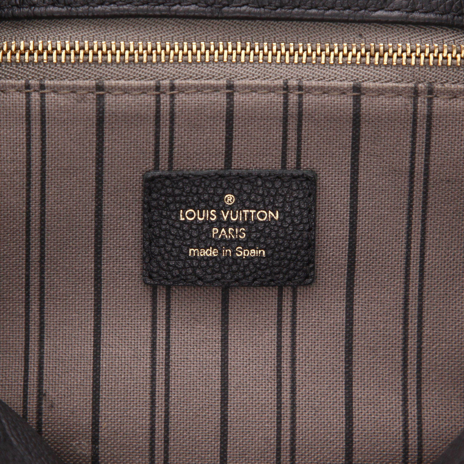 Sac à main Louis Vuitton  Metis Hobo en cuir monogram empreinte noir - Detail D2