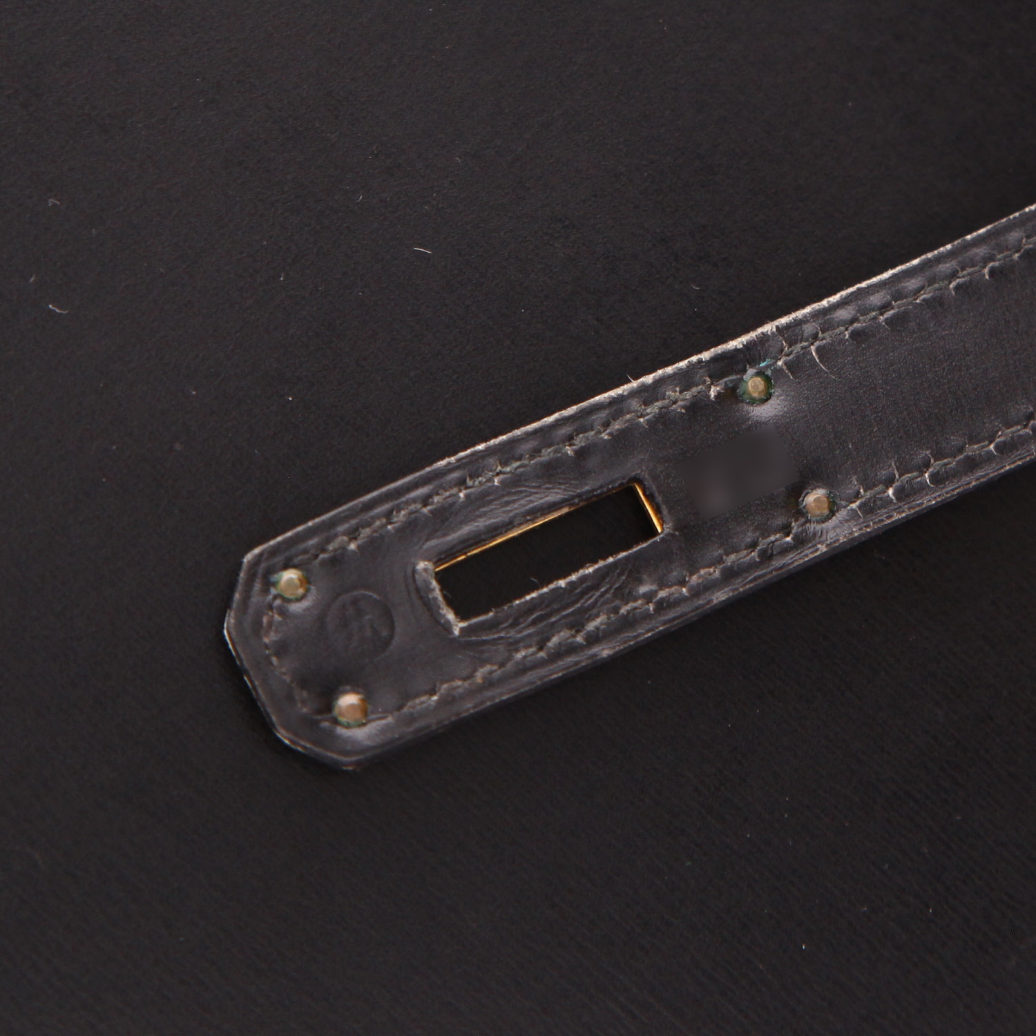 Hermès  Kelly 28 cm handbag  in black box leather - Detail D4