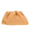 Pochette Bottega Veneta  Pouch en cuir beige - Detail D4 thumbnail