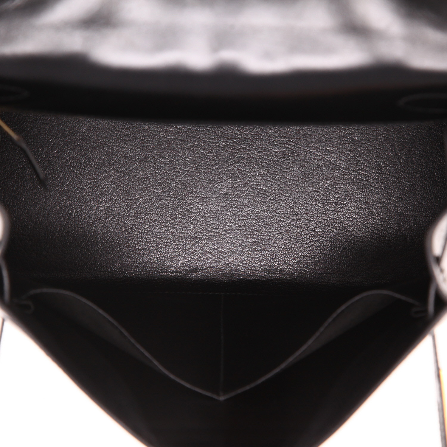 Bolso de mano Hermès  Kelly 28 cm en cuero box negro - Detail D3