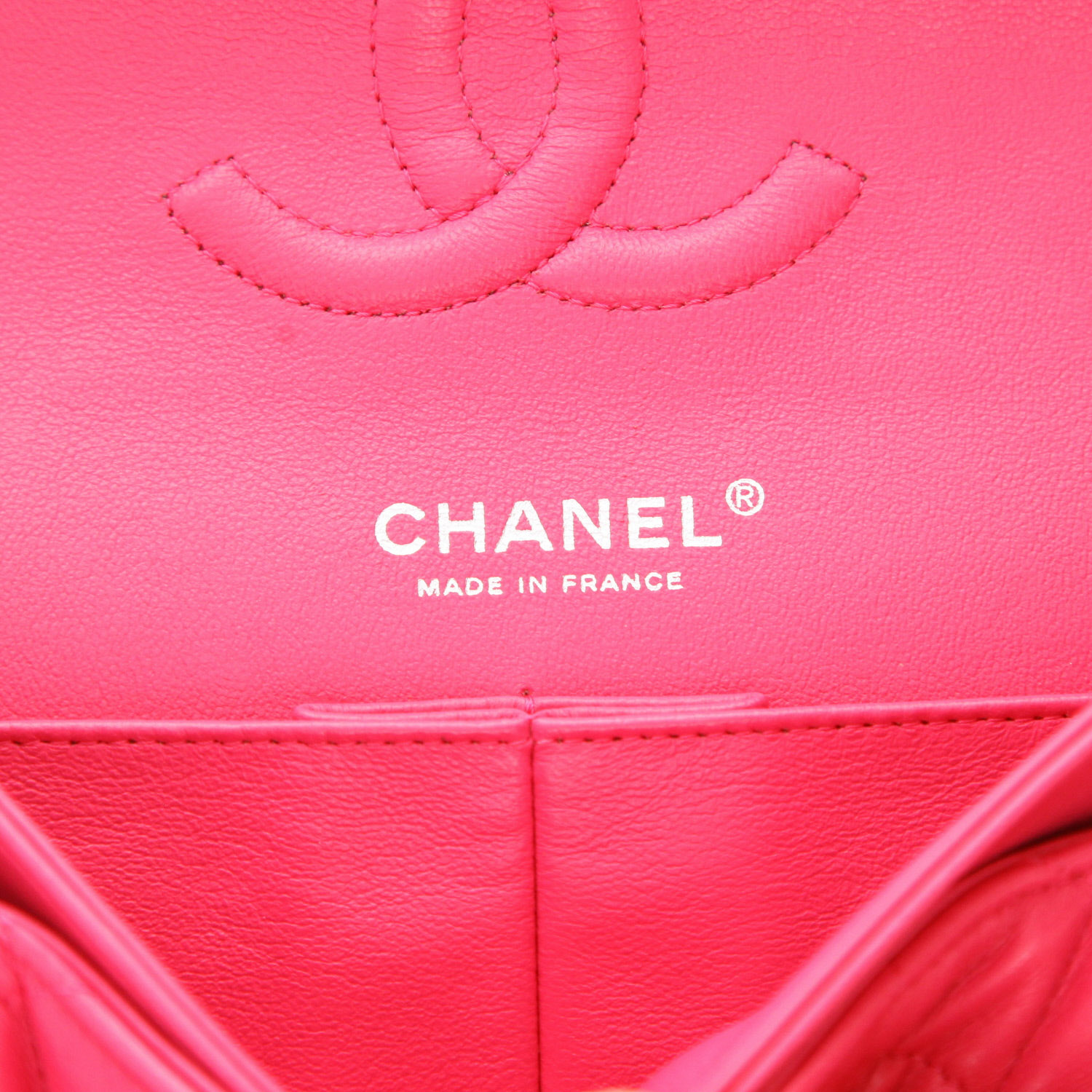 Chanel  Timeless Classic handbag  in pink quilted leather - Detail D2