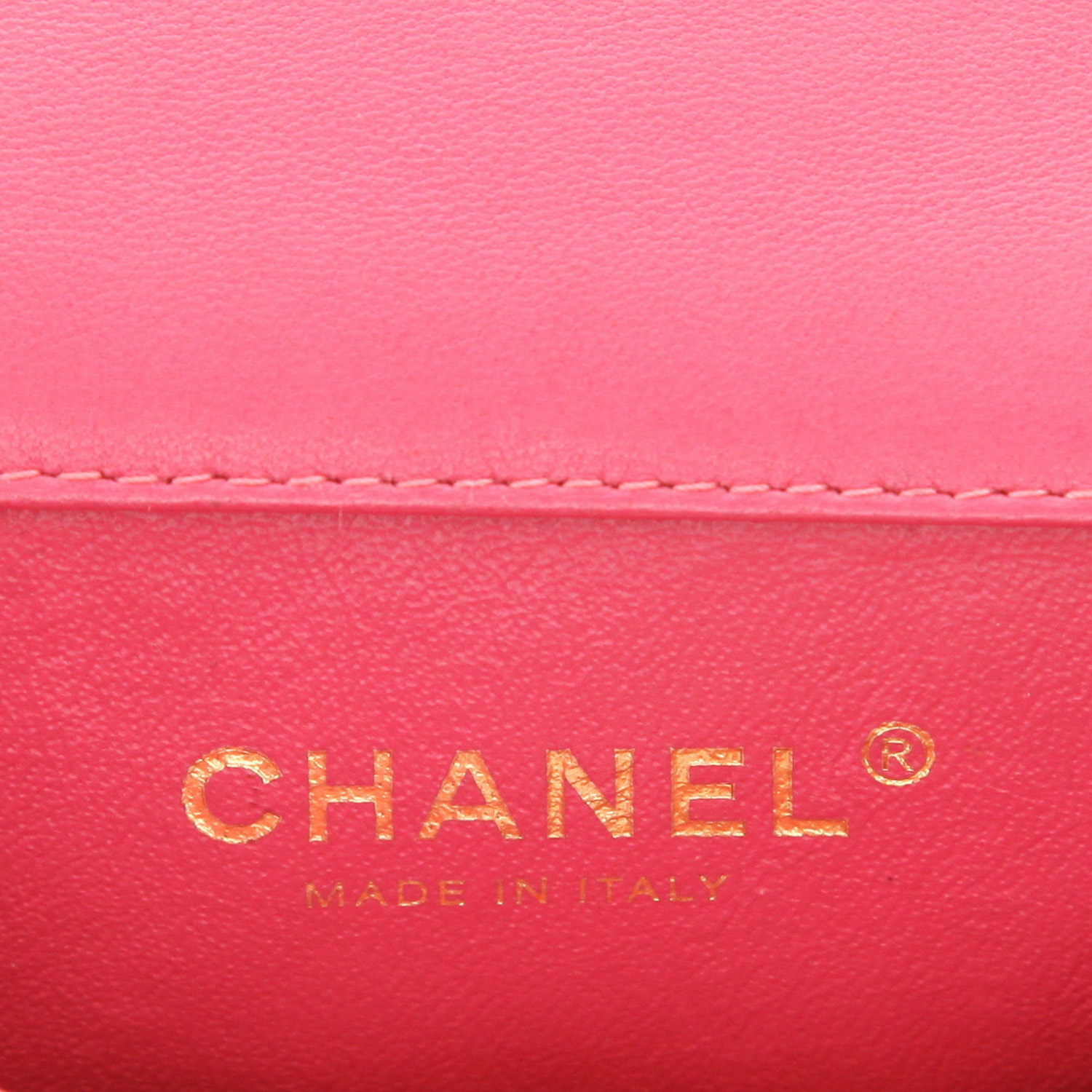 Bolso bandolera Chanel  Mini Timeless en cuero acolchado rosa - Detail D2