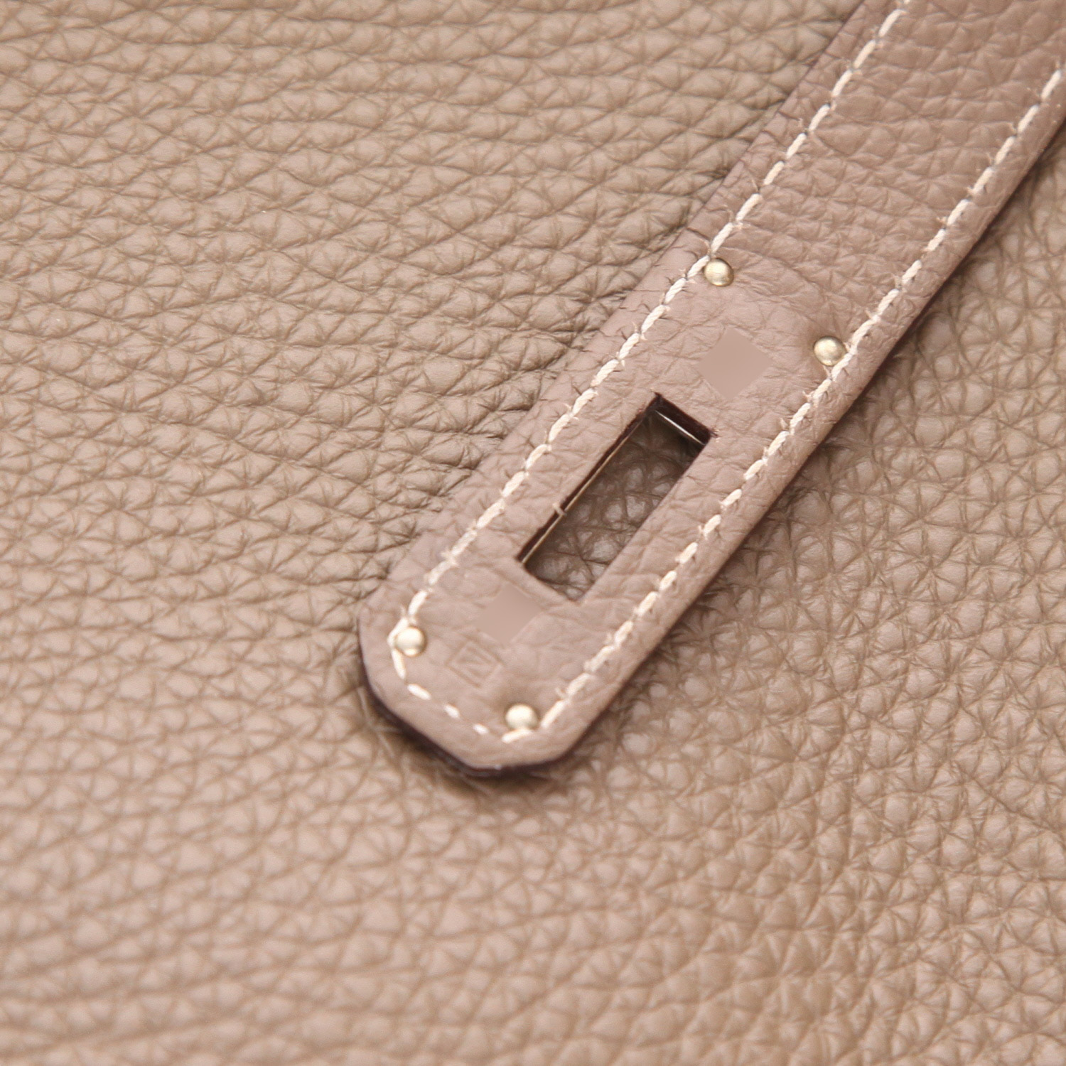 Sac à main Hermès  Birkin 30 cm en cuir togo étoupe - Detail D4