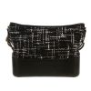 Borsa a tracolla Chanel  Gabrielle  in tweed nero e bianco e pelle nera - Detail D4 thumbnail