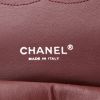 Sac à main Chanel  Timeless Maxi Jumbo en cuir grainé matelassé noir - Detail D2 thumbnail