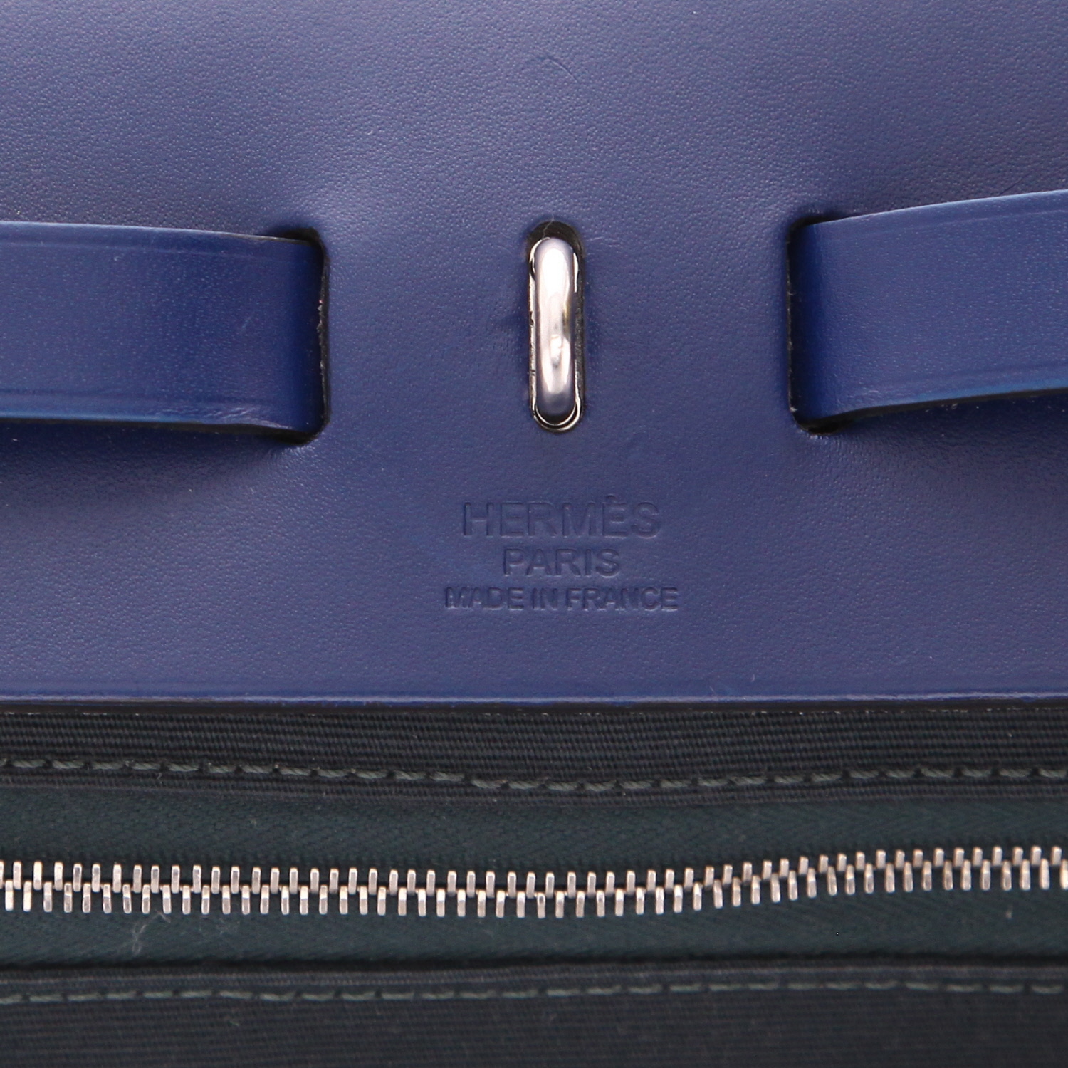 Bolso de mano Hermès  Herbag en lona negra y cuero azul marino - Detail D2