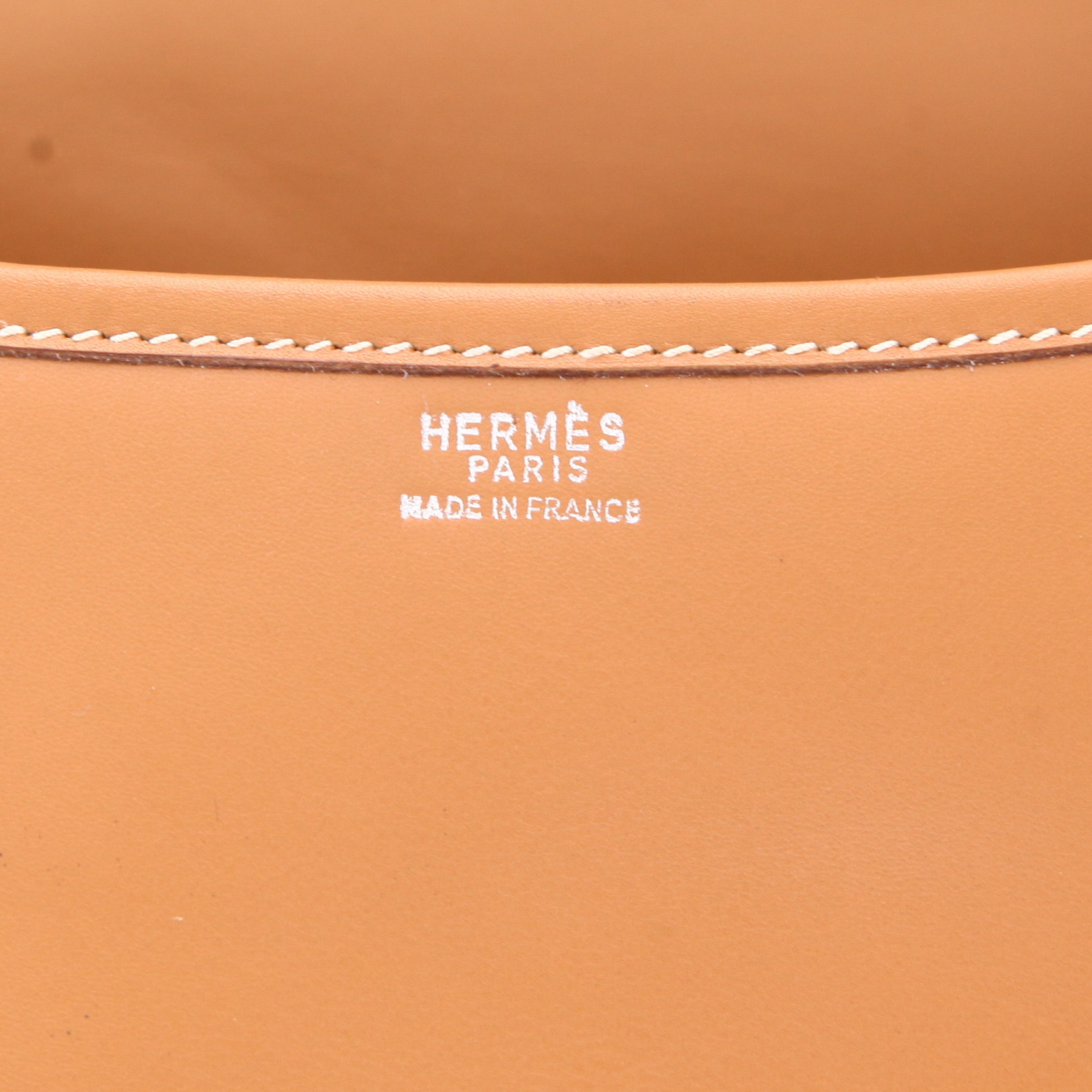 Bolso bandolera Hermès  Duffle en cuero natural - Detail D2