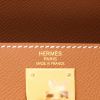 Hermès  Kelly 28 cm handbag  in gold epsom leather - Detail D2 thumbnail