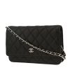 Chanel  Wallet on Chain shoulder bag  in black quilted leather - 00pp thumbnail