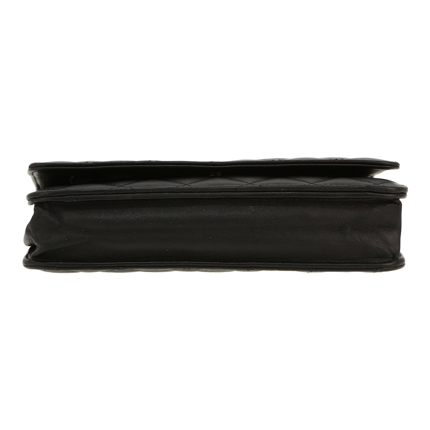 Sac bandoulière Chanel  Wallet on Chain en cuir matelassé noir - Detail D1