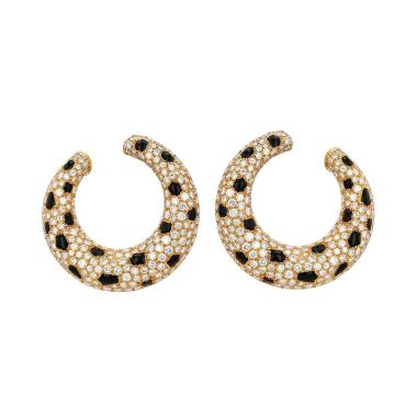 Paire de créoles Cartier Panthère en or jaune, diamants et onyx