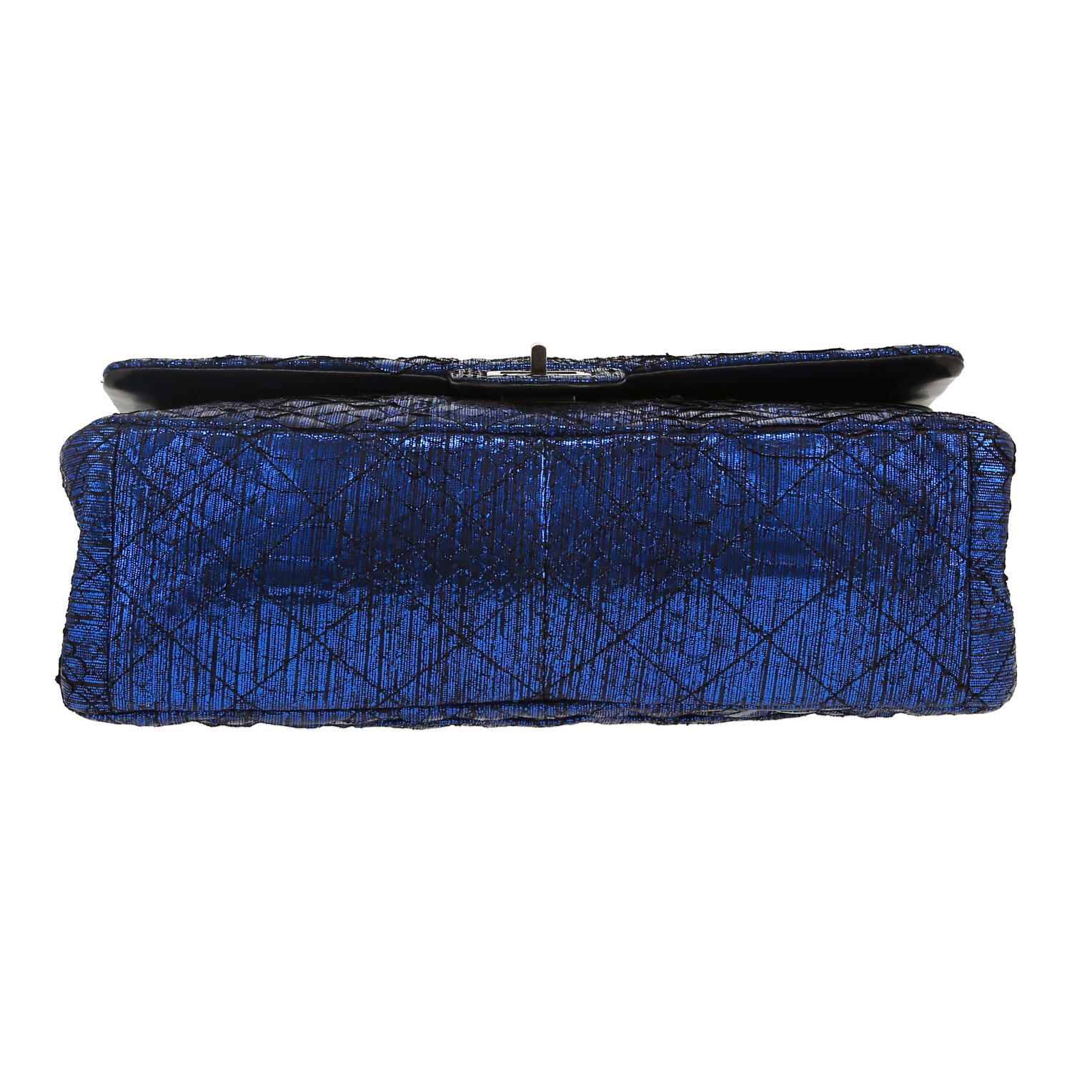 Sac à main Chanel 2.55 en python bleu métallisé - Detail D1