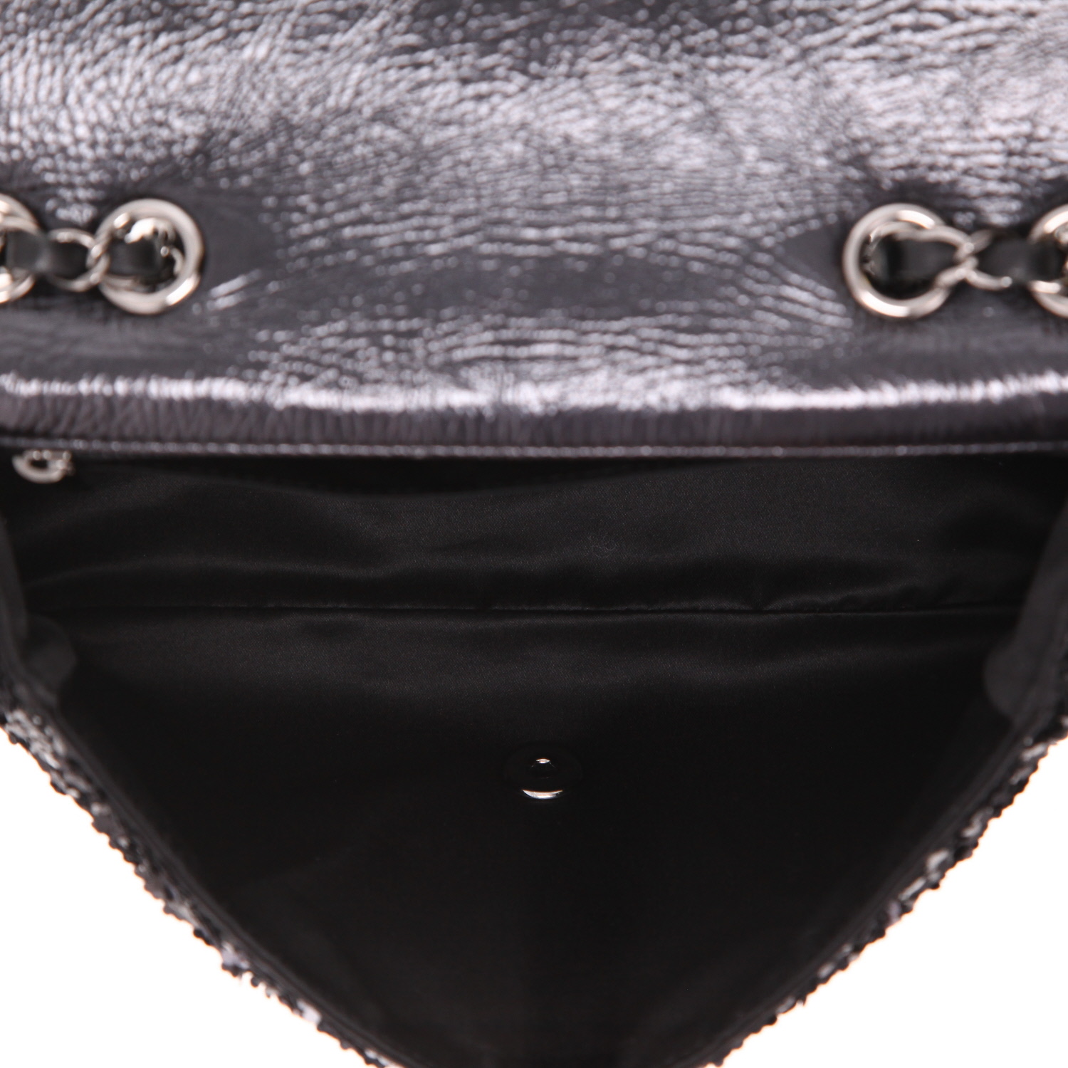 Chanel  Timeless handbag  in black leather - Detail D3