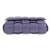 Bottega Veneta  Cassette shoulder bag  in purple intrecciato leather - Detail D1 thumbnail