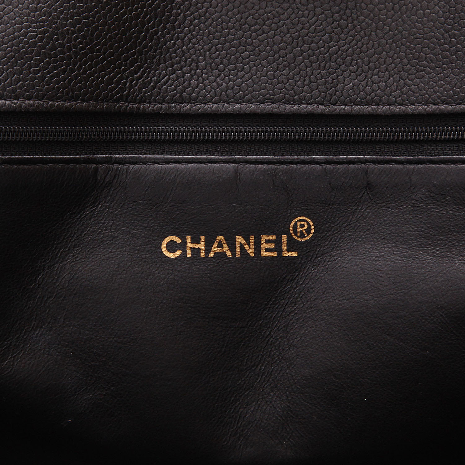 Chanel Shopping GST handbag in black quilted grained leather - Detail D2