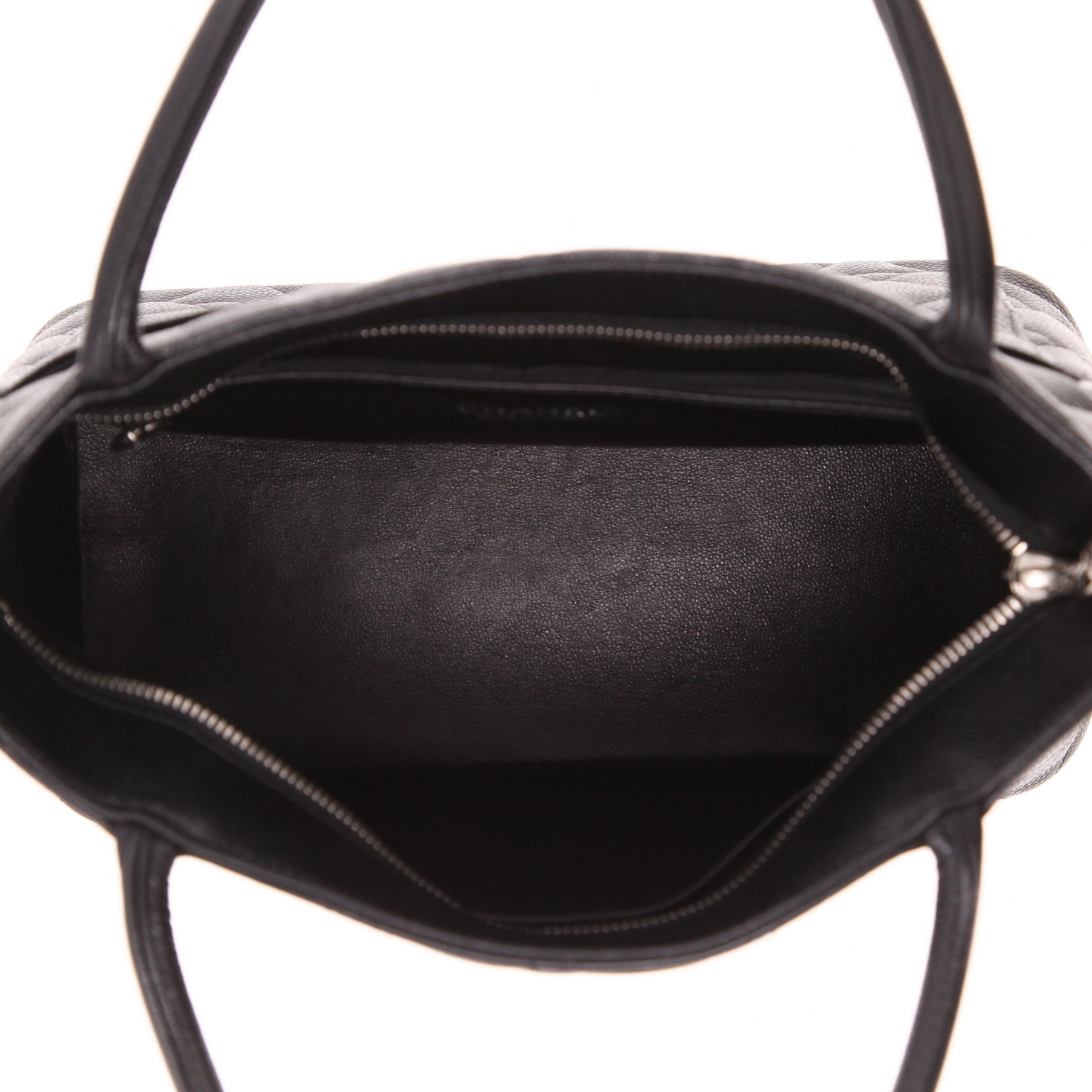 Chanel Medaillon handbag in black quilted grained leather - Detail D3