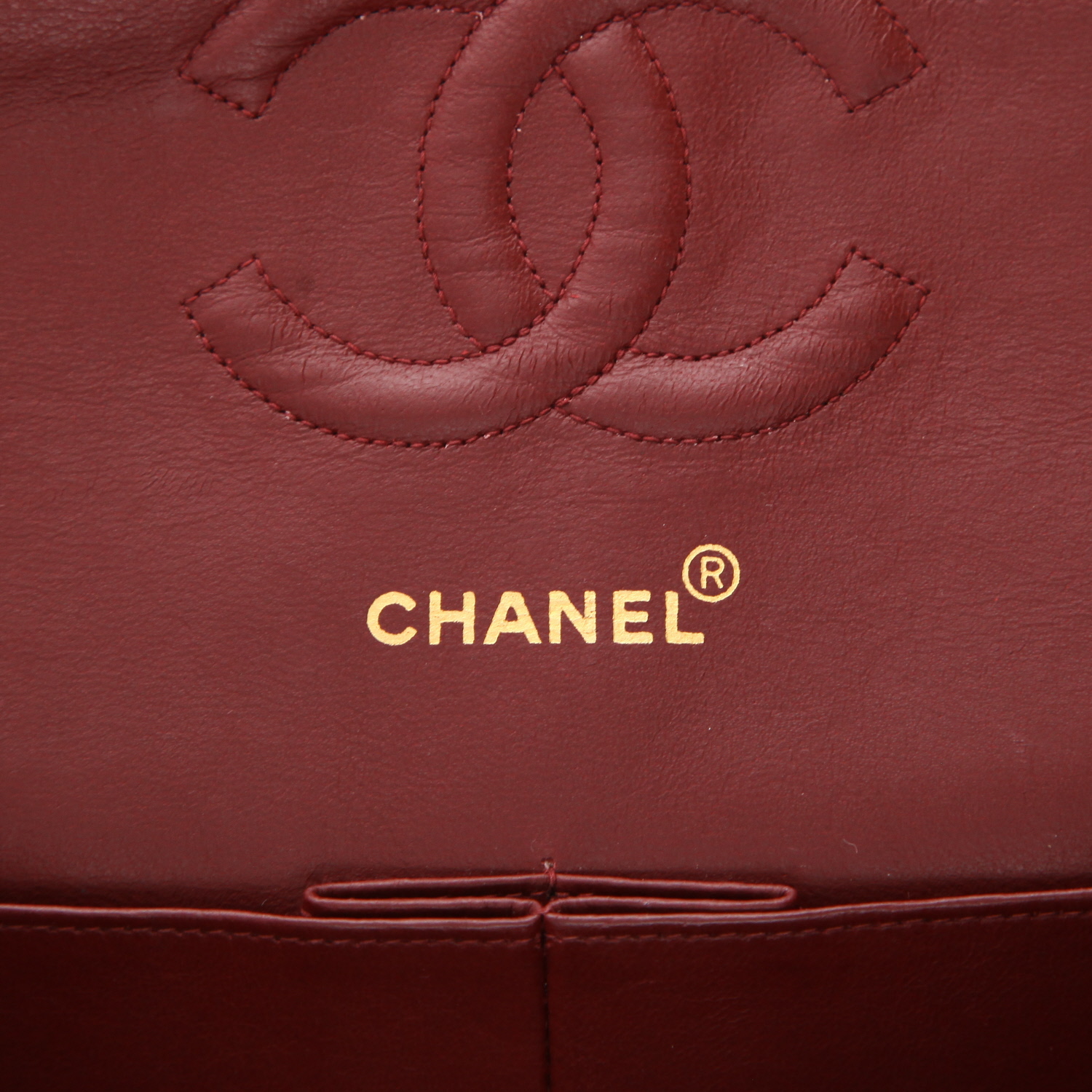 Chanel  Timeless Classic handbag  in black quilted leather - Detail D2