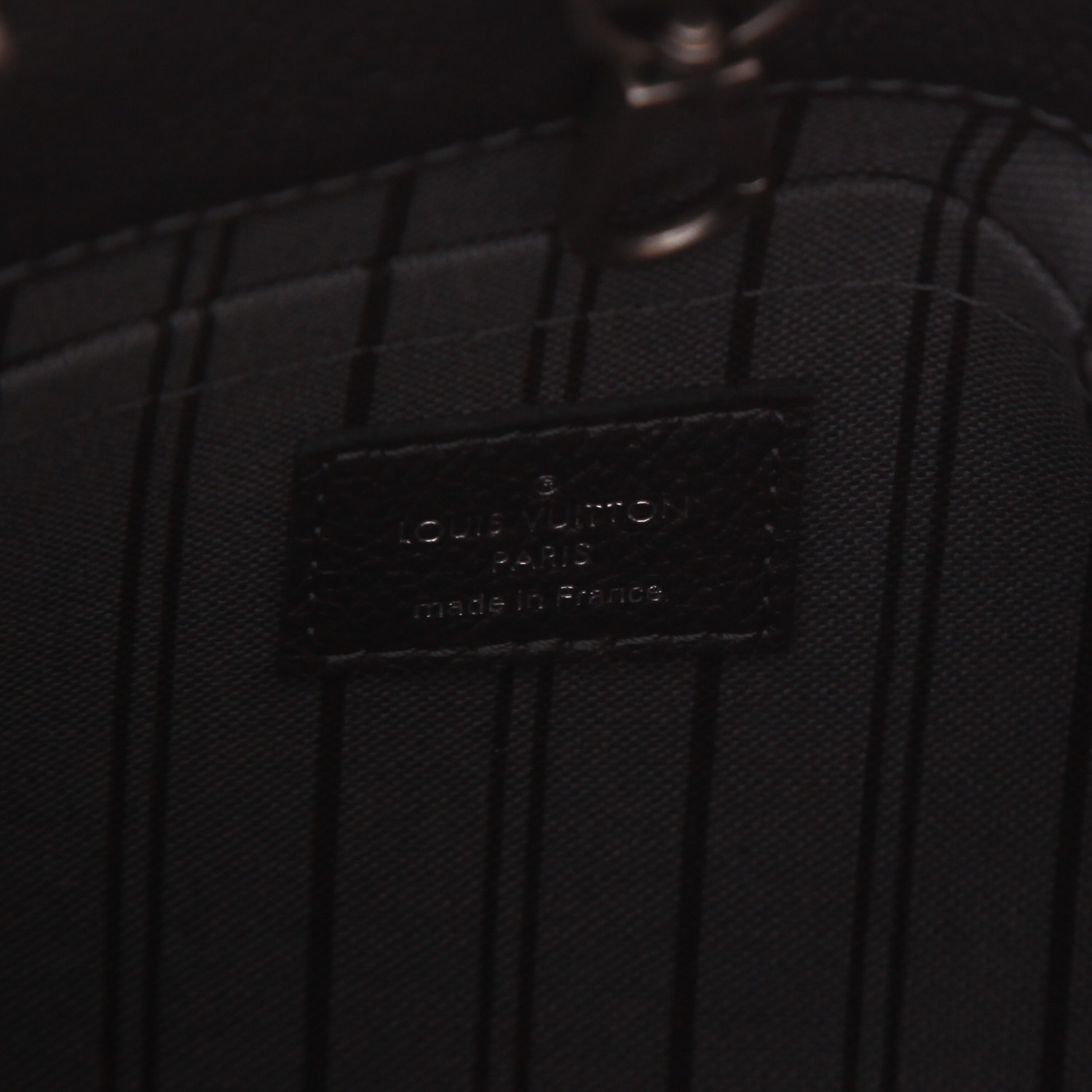 Louis Vuitton Montaigne BB handbag in anthracite grey empreinte monogram leather - Detail D2