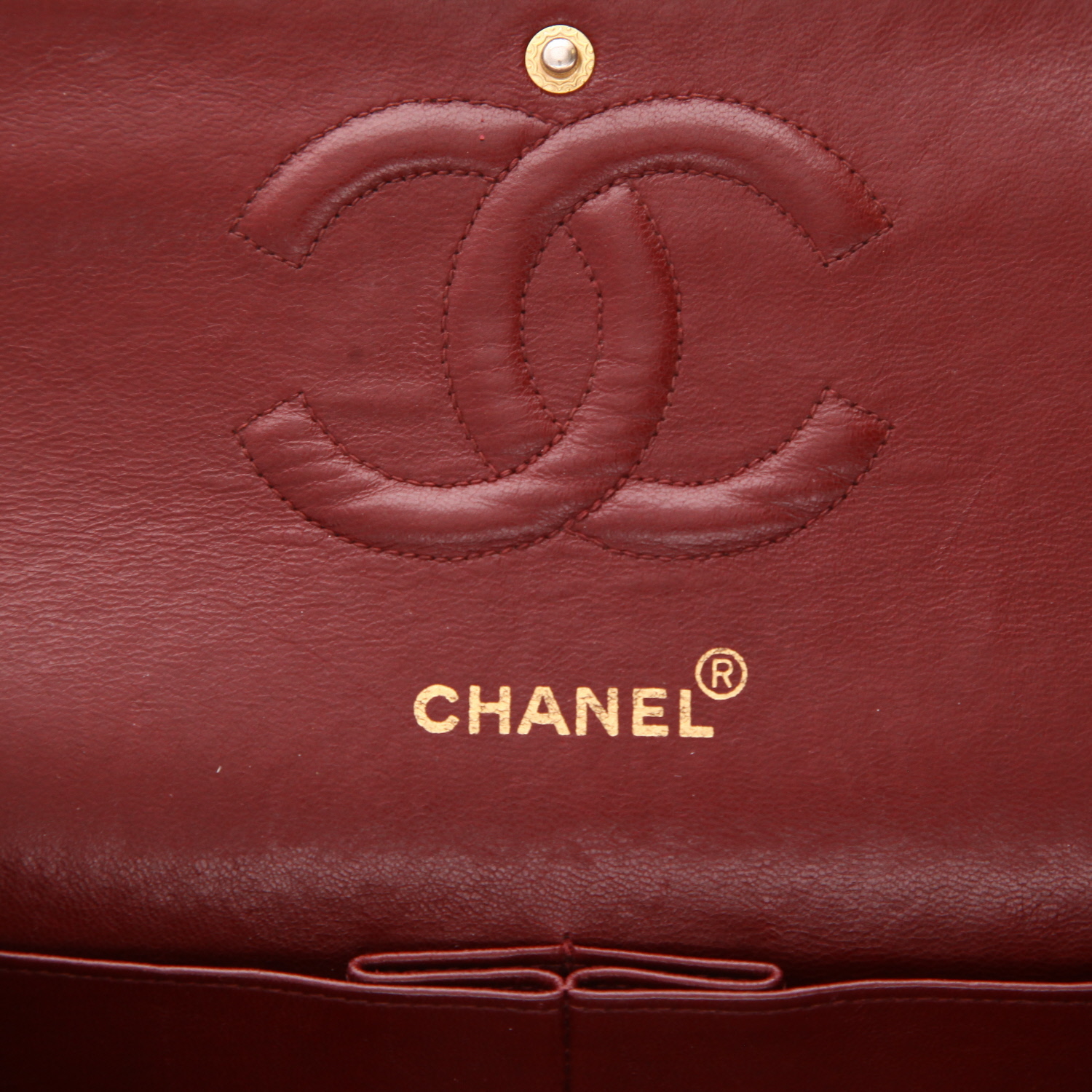 Sac à main Chanel  Timeless Classic en cuir matelassé noir - Detail D2
