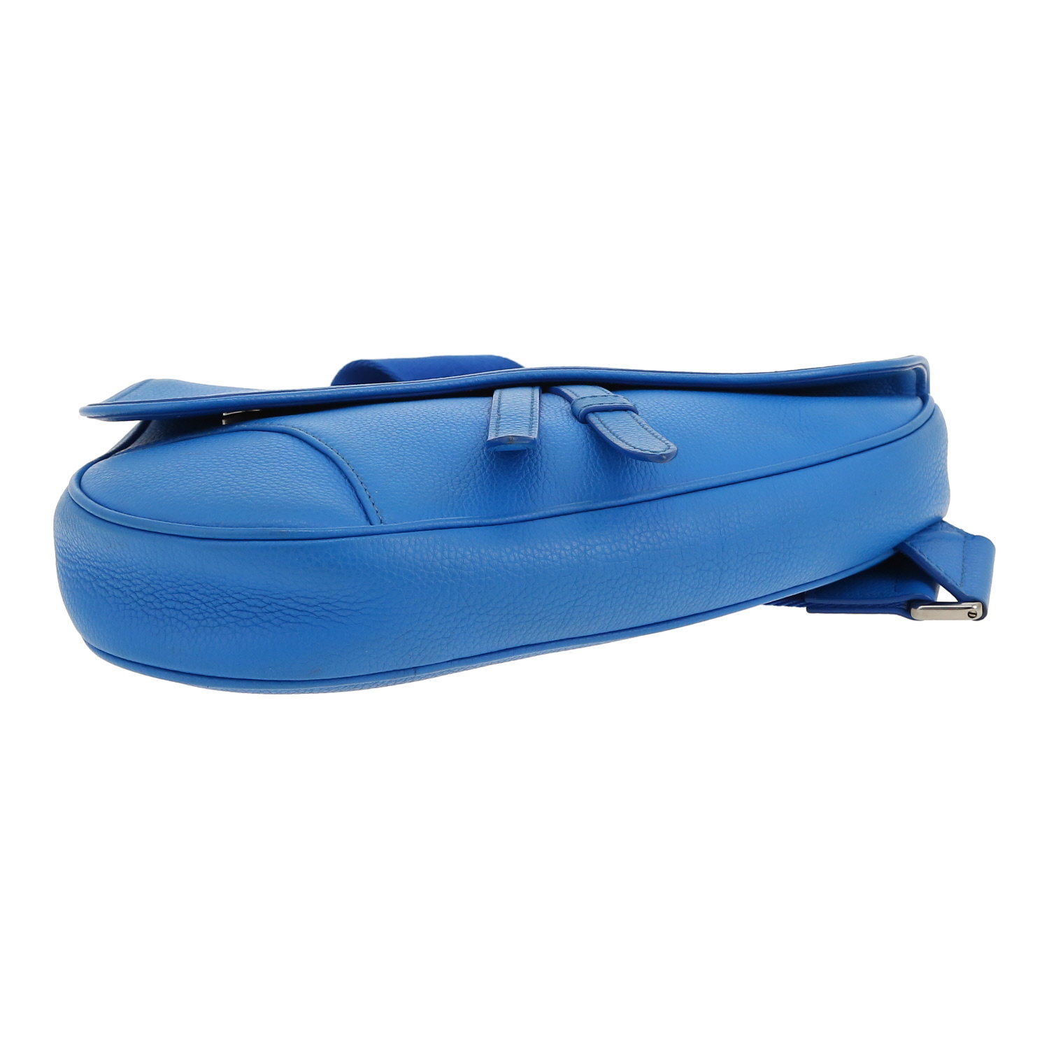 Bolso bandolera Dior Saddle en cuero granulado azul - Detail D1